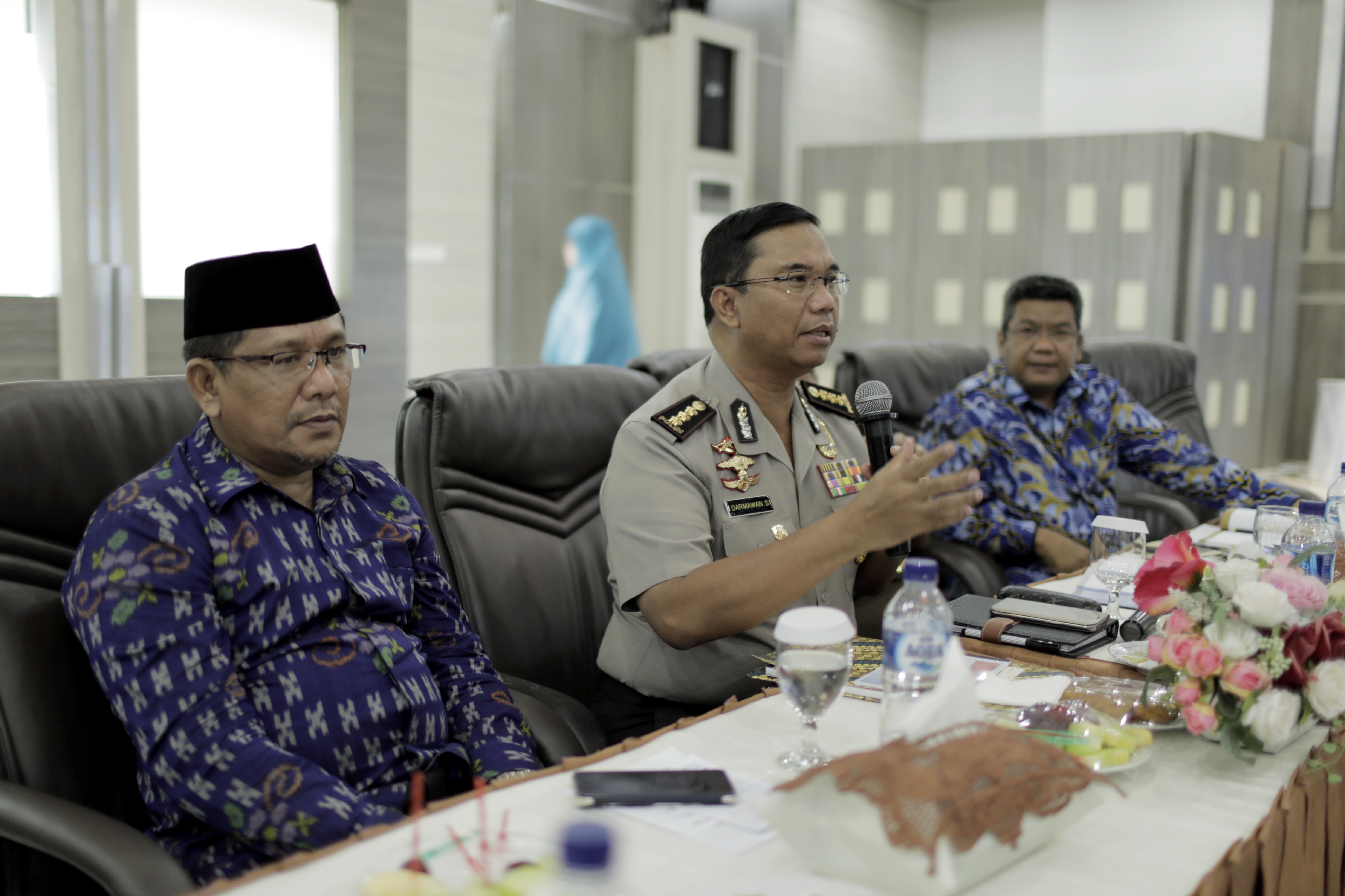 pertemuan Satuan Tugas Sapu Bersih Pungutan Liar di Aula Madani Balai Kota Banda Aceh 30 Maret 2017