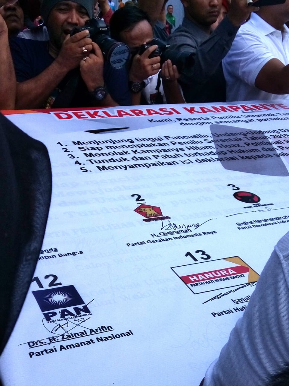 Acara Deklarasi Kampanye Damai Pemilu Serentak Tahun 2019 di Pelataran Parkir Stadion H. Dimurtala Banda Aceh