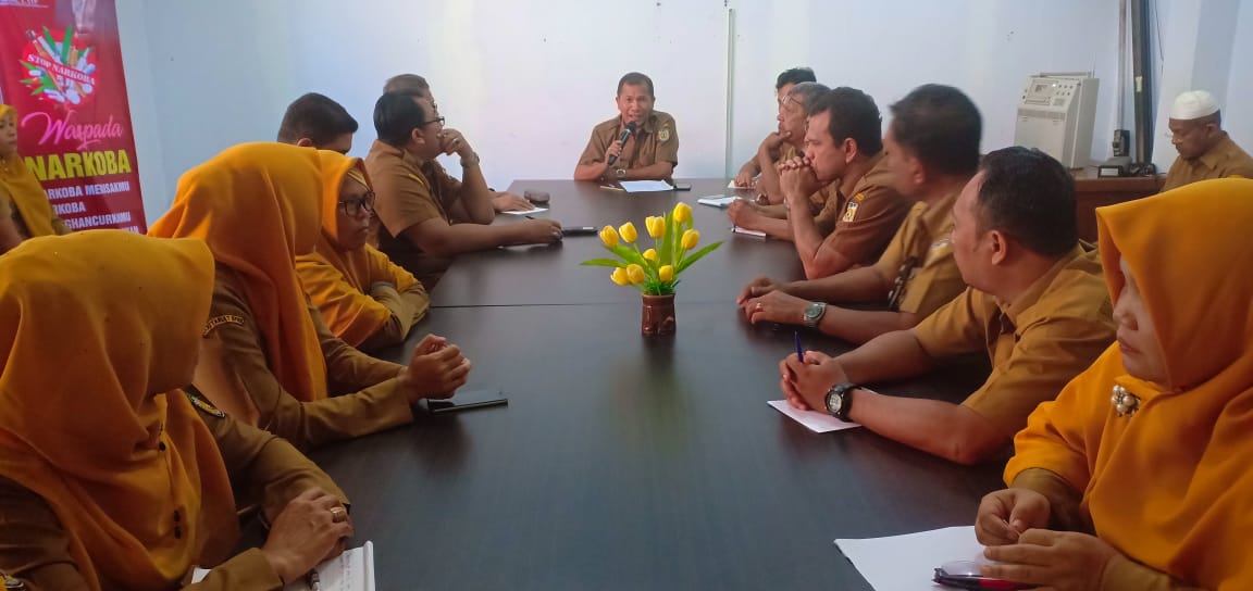 Rapat Staf Perdana Bersama Kepala Badan Kesbangpol yang Baru