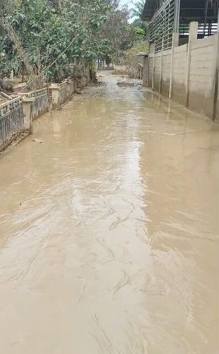 Hari ke-3 (tiga) Tim Relawan Badan Kesbangpol Melaksanakan Bakti Sosial di Mesjid Chairiyah, Gampong Kota Kuala Simpang, Aceh Tamiang
